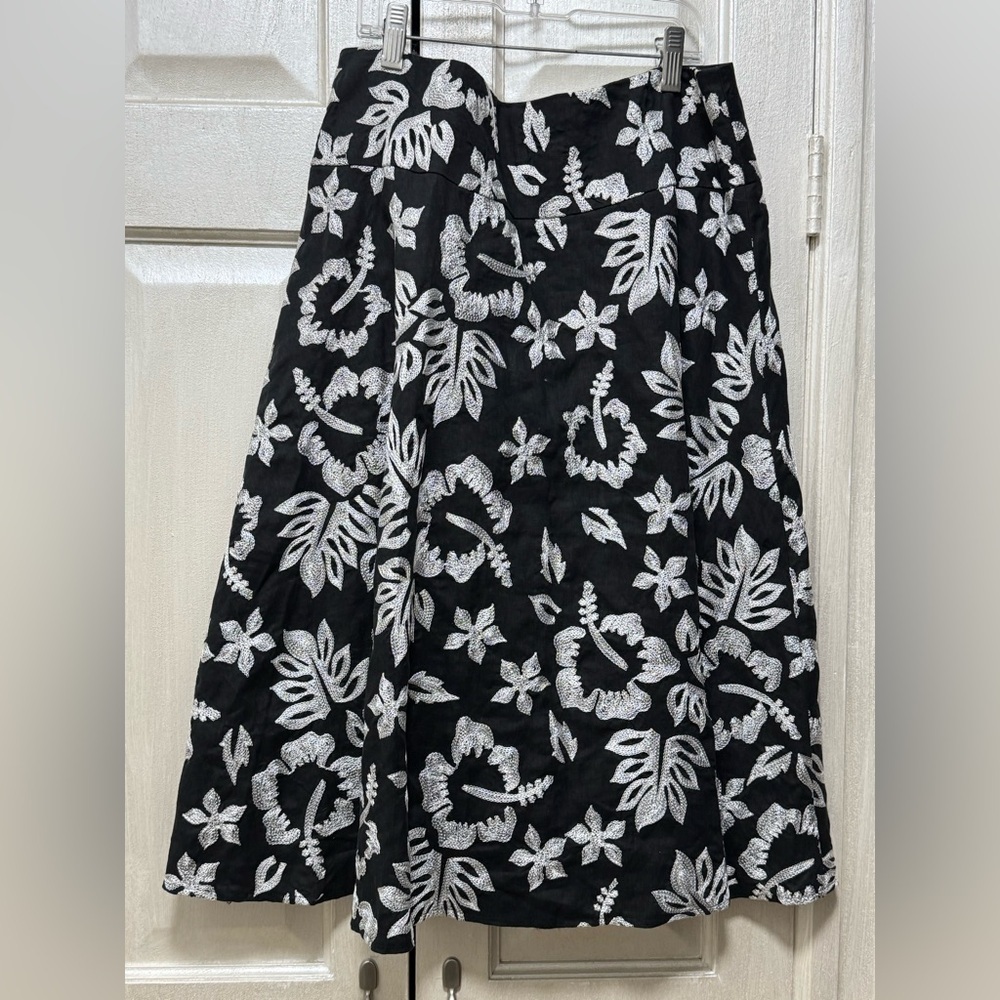 Lafayette 148 New York Size 8 Black Linen White Floral Embroidered A-Line Skirt